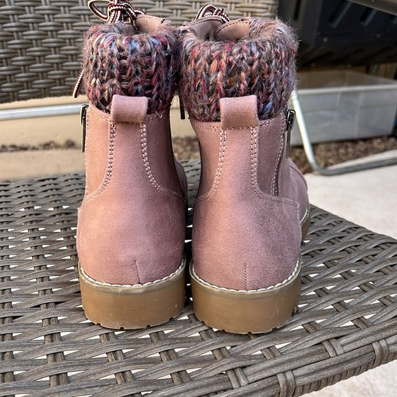 Ladies Mountain Sole Boots - Picture 3 of 10